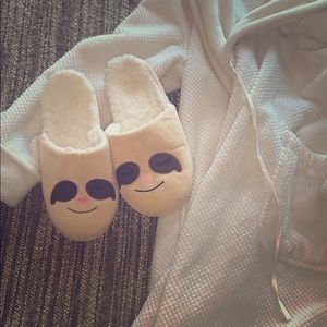 Women’s Faux Fur-Lined Sloth Slippers // One Size